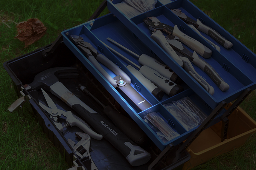 Flat flashlight Arkfeld is easy to store